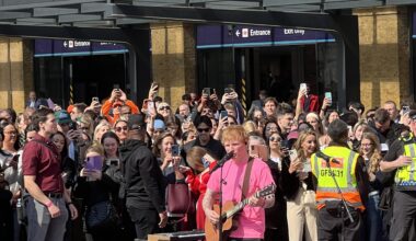 Ed Sheeran playing an impromptu gig in King’s Cross earlier today