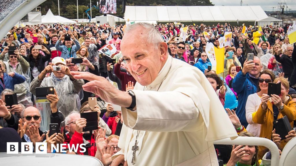 Northern Ireland and Irish leaders pay tribute to Pope Francis
