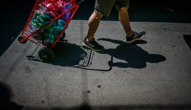 ΕΛΣΤΑΤ: Αγωνία για τη φτώχεια στην Ελλάδα - Κοινωνικός αποκλεισμός για 1 στους 4 Έλληνες