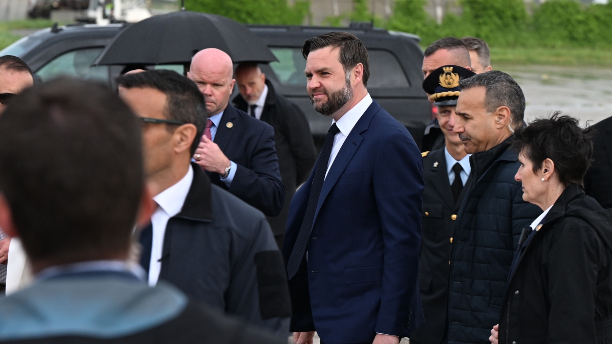 Vance a Roma, l'incontro oggi con Meloni | Il vicepresidente Usa è arrivato a Ciampino