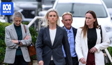 NSW Police's Amy Scott tells Bondi Junction stabbing inquest of moment she confronted killer Joel Cauchi