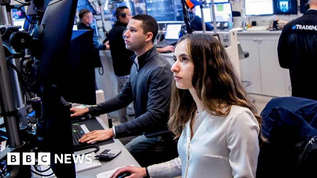 Trump recognises tariff 'transition difficulty' as US markets fall again
