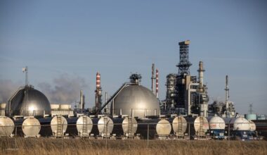 China Pivots From US to Canada for More Oil as Trade War Worsens