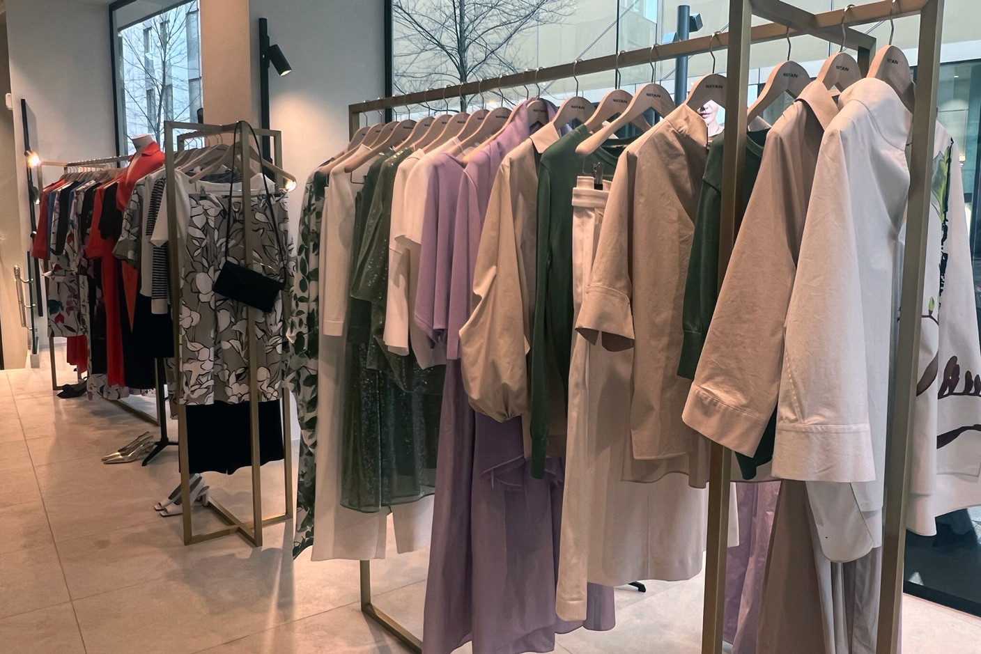 The latest collection blends floral prints, clean cuts and timeless elegance. Photo: Emilio Naud/Maison Moderne