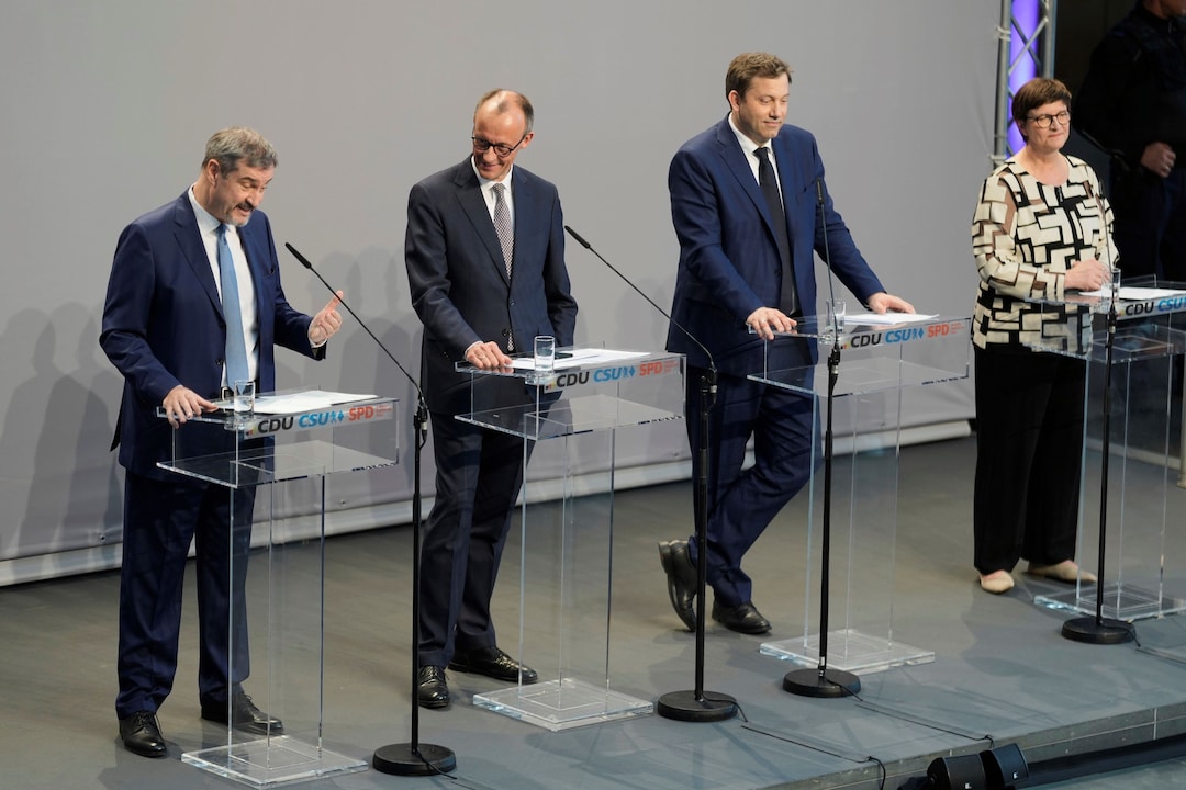 Markus Söder (l-r) neben Friedrich Merz, Lars Klingbeil und Saskia Esken bei der Vorstellung des Koalitionsvertrages
