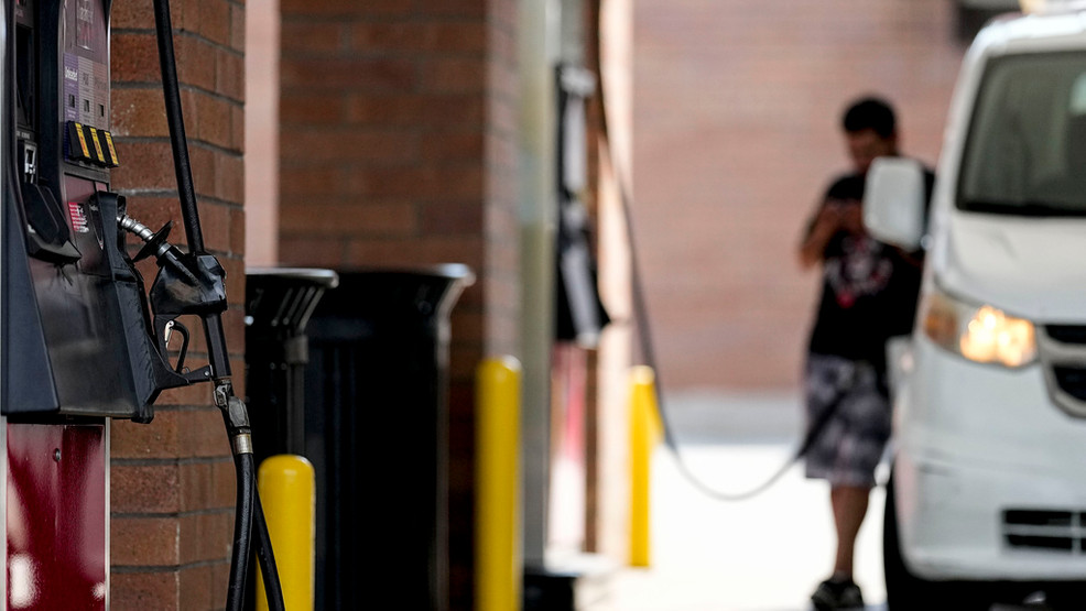 Crude oil prices dip as investors hesitate amid uncertainty in Washington