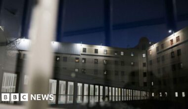 French prisons hit by wave of overnight attacks