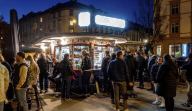 In Germany's financial capital, traditional water houses bring people of all classes together
