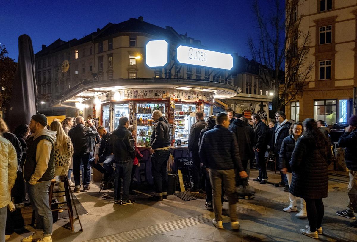 In Germany's financial capital, traditional water houses bring people of all classes together
