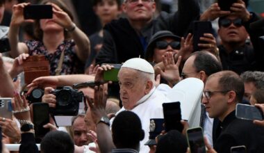 Latest news on pontiff's passing