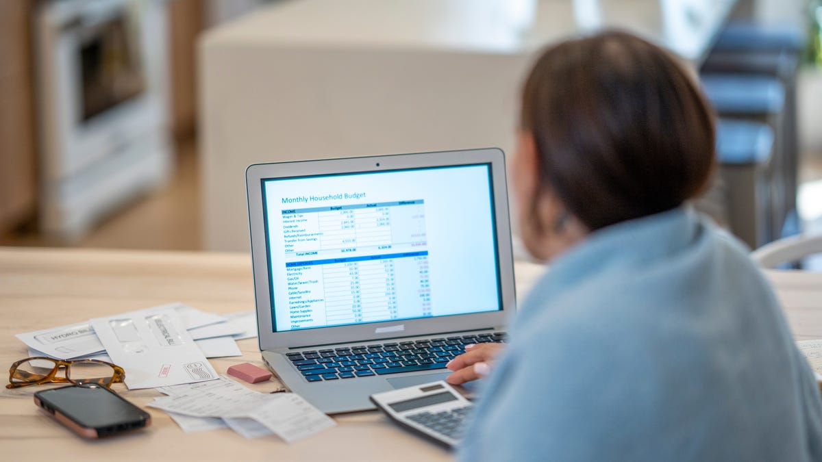 How do I build an emergency fund? Best tips to grow your savings