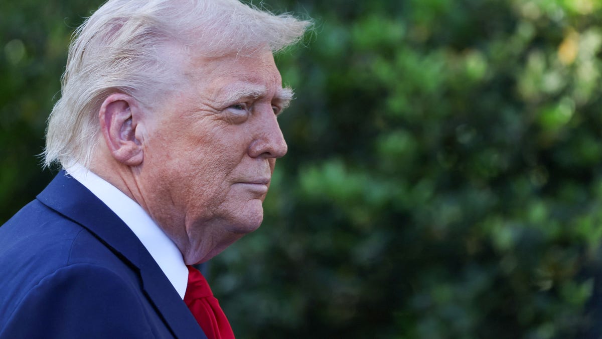 Trump signs executive order scaling back tariffs on US automakers