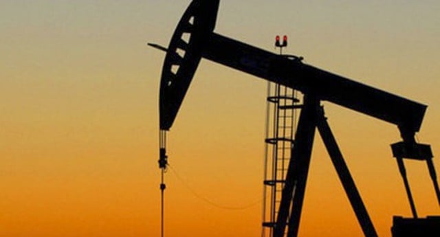 Pakistan considers importing US crude