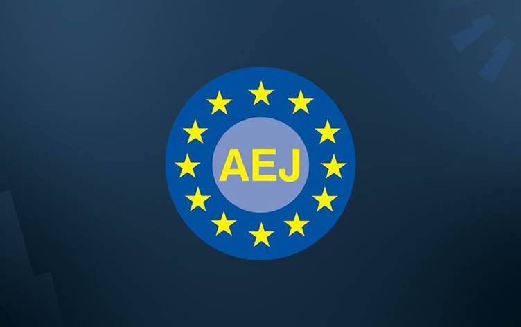 European journalists plan monitoring centre in...
