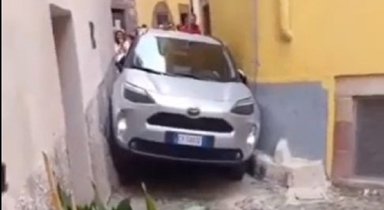 avevano seguito (a occhi chiusi) le indicazioni del navigatore VIDEO