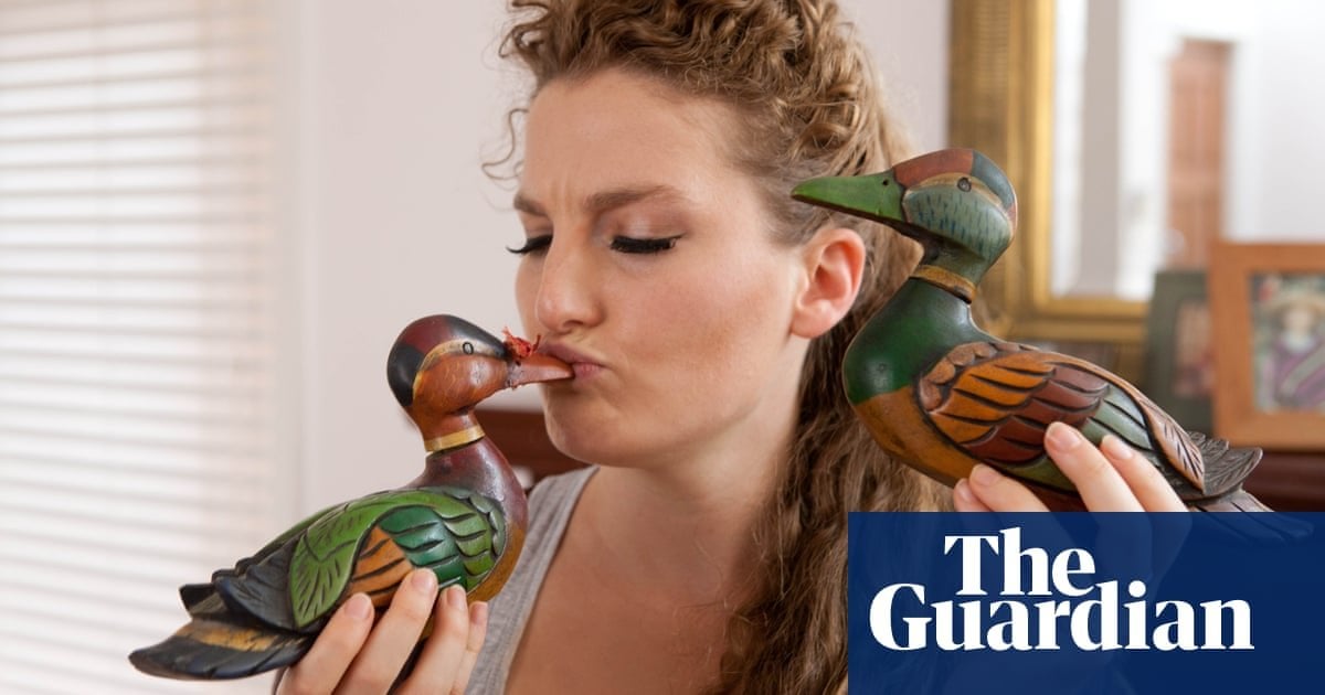 Australian comedian, Alice Fraser, ditches US trip due to concern she could be denied entry over Trump jokes (She thought she was being paranoid until her lawyer advised her jokes about Donald Trump and Elon Musk could be scrutinised at US airport.)