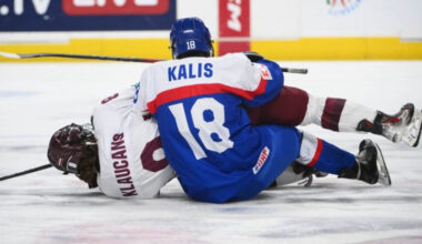 Latvijas U18 izlase kapitulē Slovākijai un gaidīs Norvēģijas spēles iznākumu – Hokejs – Sportacentrs.com