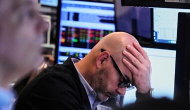 Dow, S&P 500, Nasdaq futures hold steady after Trump escalates tensions with Fed