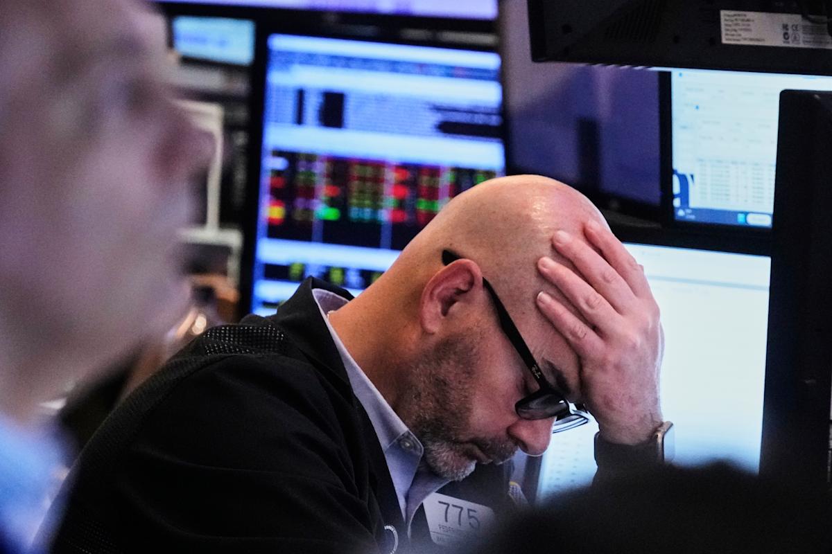 Dow, S&P 500, Nasdaq futures hold steady after Trump escalates tensions with Fed