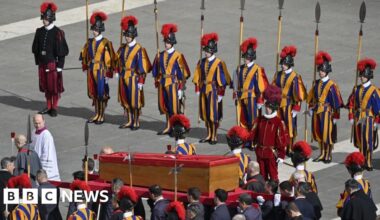 Mourners visit Pope Francis lying in state at St Peter's Basilica