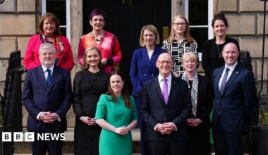 Scottish ministers to get £19k pay rise as freeze eased