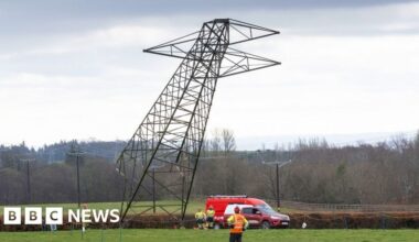 Scotland’s oldest electricity pylons pulled down