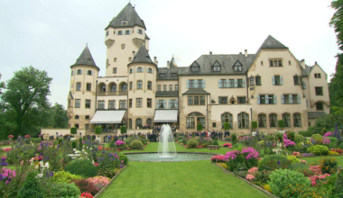 RTL Today - Colmar-Berg: Construction of outbuilding for hereditary Grand Duke conforms to regulations