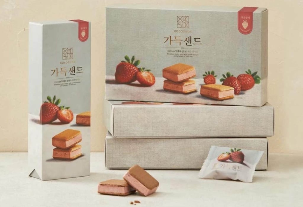 Strawberry-flavoured Gadeuk Sand biscuits from the South Korean shop Xocosilok are popular gifts. Photo: Instagram/Xocosilok Strawberry-flavoured Gadeuk Sand biscuits from the South Korean shop Xocosilok are popular gifts. Photo: Instagram/Xocosilok