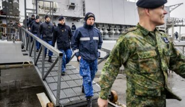 Netherlands to buy anti-torpedo weapon, tracked armor, new rifle