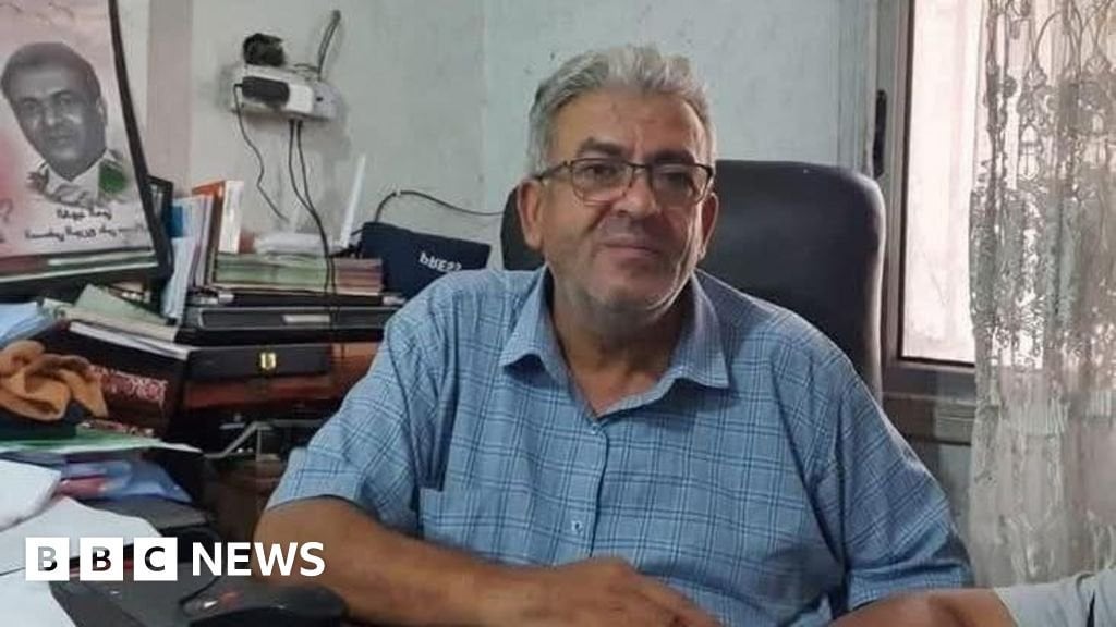 Israeli forces arrest prominent Palestinian journalist in West Bank