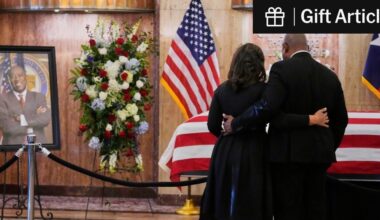 Abbott Delays Calling a Special House Election. Democrats Cry Foul.