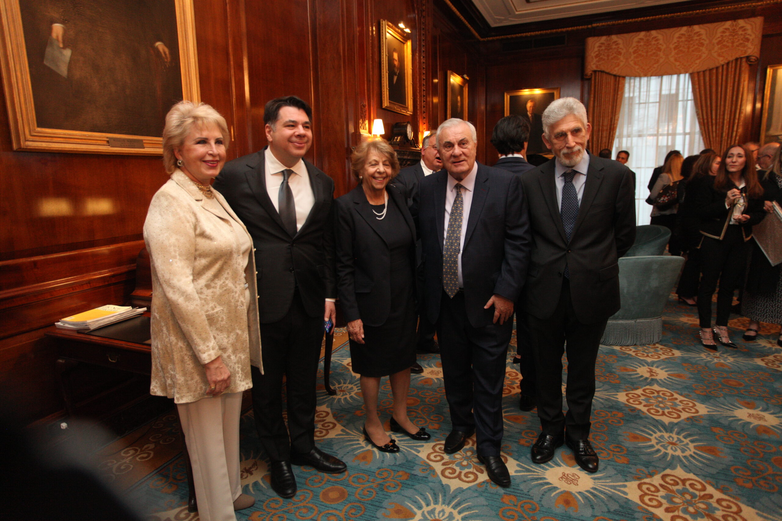George Tsunis honored with Pheidippides Award for contributions to Greek-American relations and diplomacy.