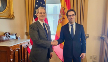 Washington Asks Spain for More Military Spending and to Eliminate the 'Google Tax'
