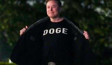 Elon Musk in a DOGE shirt at the White House.
