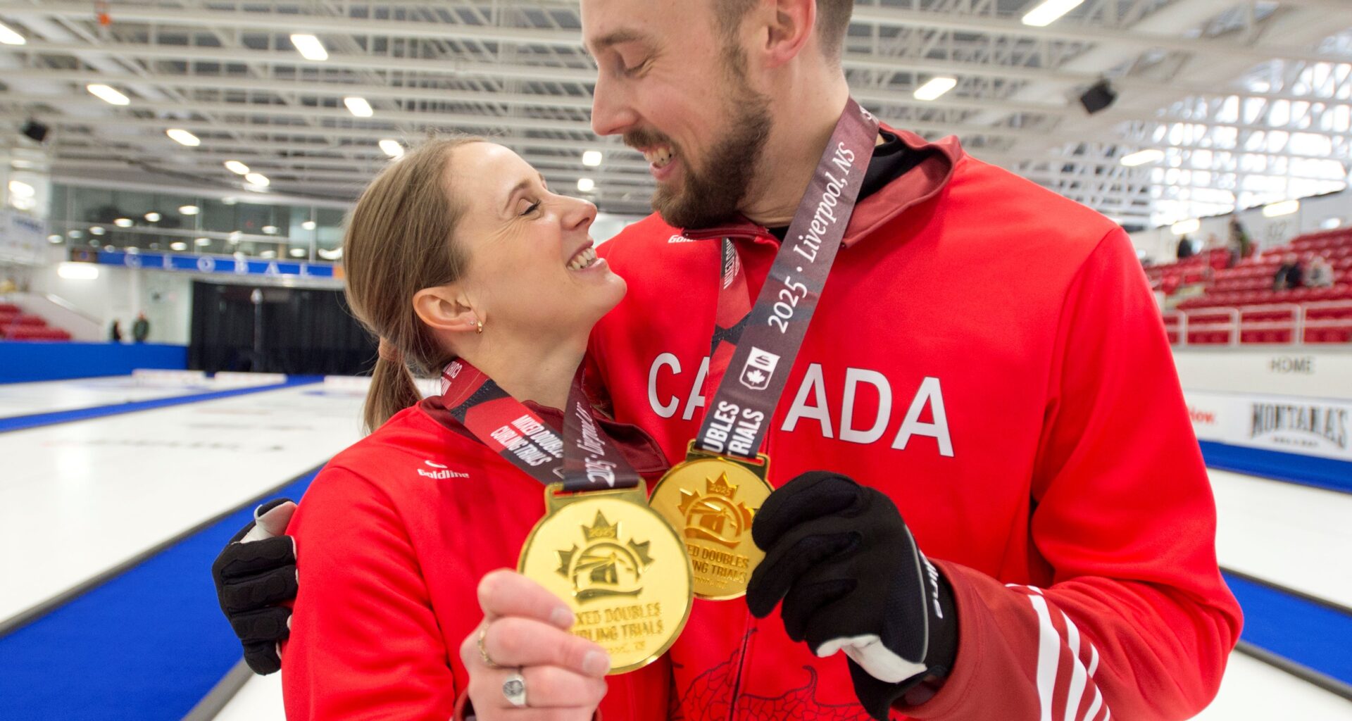 Canada wins first match of World Mixed Doubles Curling Championship - Team Canada