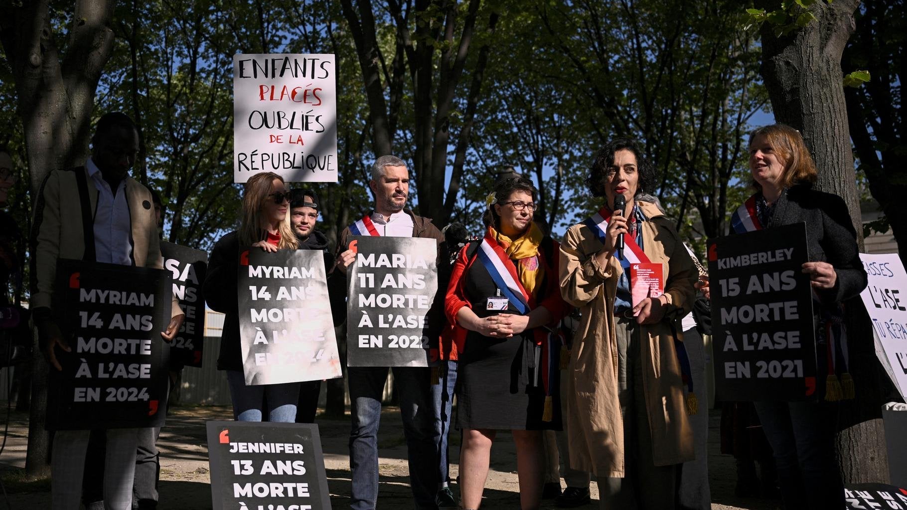 Ces familles d’enfants placés tombés dans la prostitution attaquent trois départements
