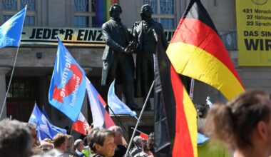 Übergriffe auf Polizisten: Proteste gegen rechte Demonstrationen von „Gemeinsam für Deutschland“