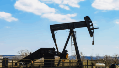 Energy Secretary Aims to Reassure Oil Bosses Amid Trade War