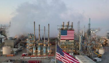 EU will use Trump tariff freeze to push new fossil fuel deal – POLITICO