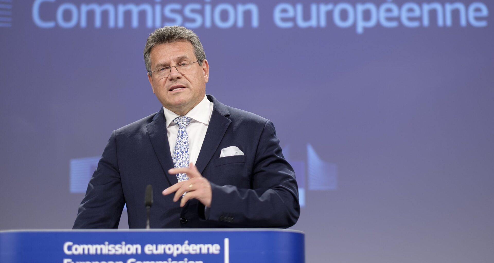 Slovakia: junior coalition partner calls on Fico to “dismiss” Šefčovič over US tariffs