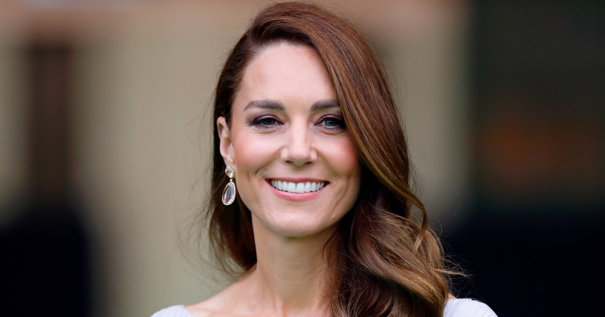 Kate Middleton’s $46 White Sneakers Are Selling Fast While on Sale