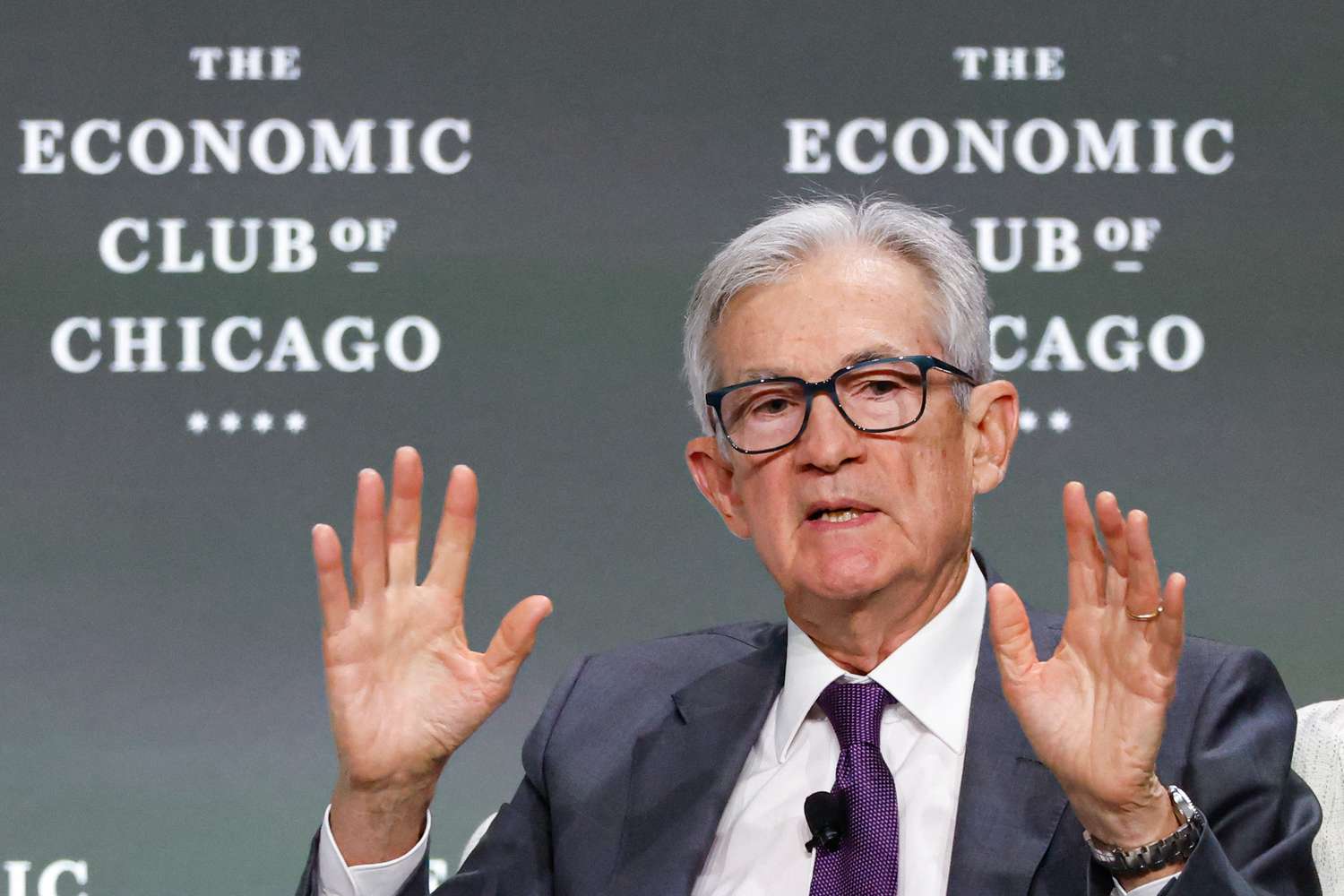 Fed Chair Powell Emphasizes Inflation Risks Of Trump Trade War