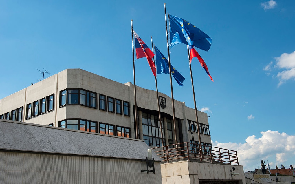 Slovak NGOs face new rules as chaotic bill clears parliament