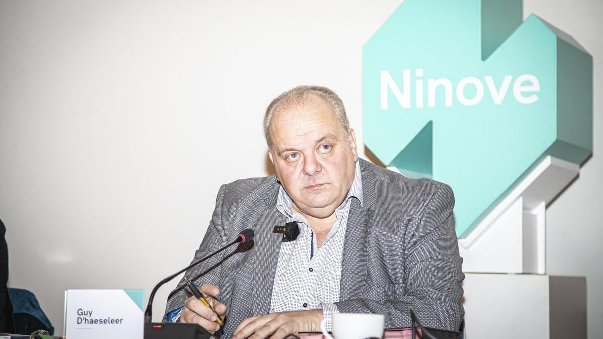 Ninoofse burgemeester Guy D’haeseleer moet een dringende levertransplantatie ondergaan