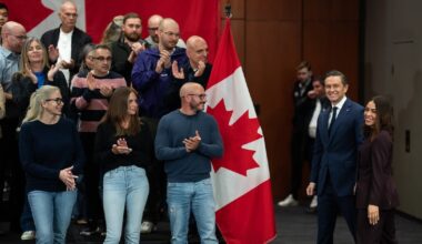 Canada election: Conservatives promise project approvals