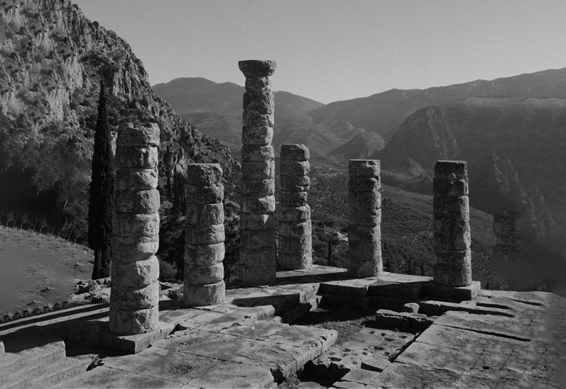 Politics at a Crossroads: Lessons from Delphi