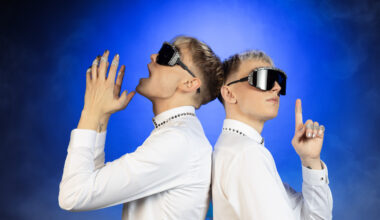 VAEB release the Live Jazz version of 'ROA' in English