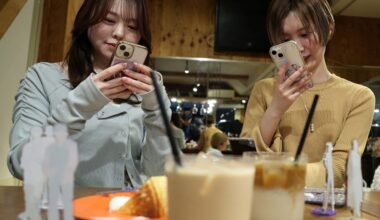 Ιαπωνία: Τι είναι η νέα μόδα του «oshikatsu» στην οποία ποντάρει για την άνοδο της κατανάλωσης