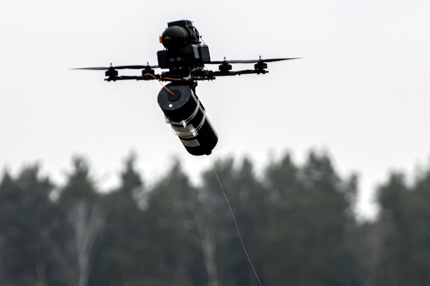 Un drone contrôlé par fibre optique en phase de test, pris en photo dans la région de Kiev, le 29 janvier 2025