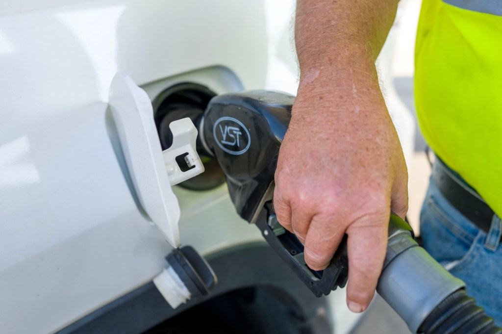 Southern California gas prices jump more than 21 cents in a week — and it could get worse – Daily News
